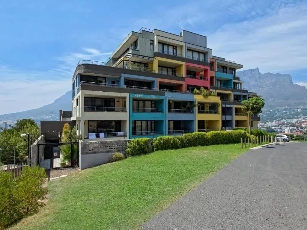 Forty on L building, Schotsche Kloof